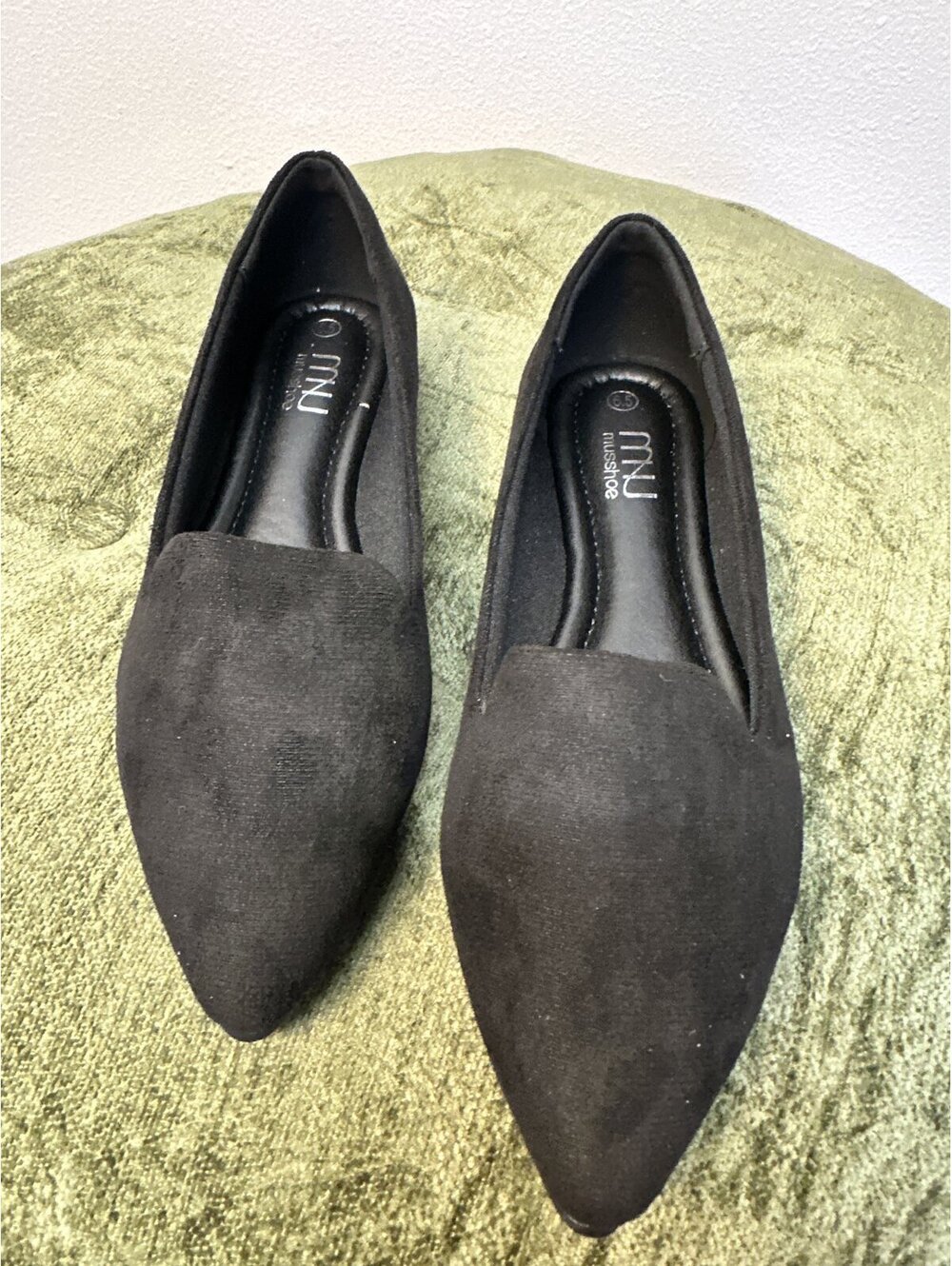 MUSSHOE Women's Pointed Toe Slip-On Flats Black Suede Size 6.5
